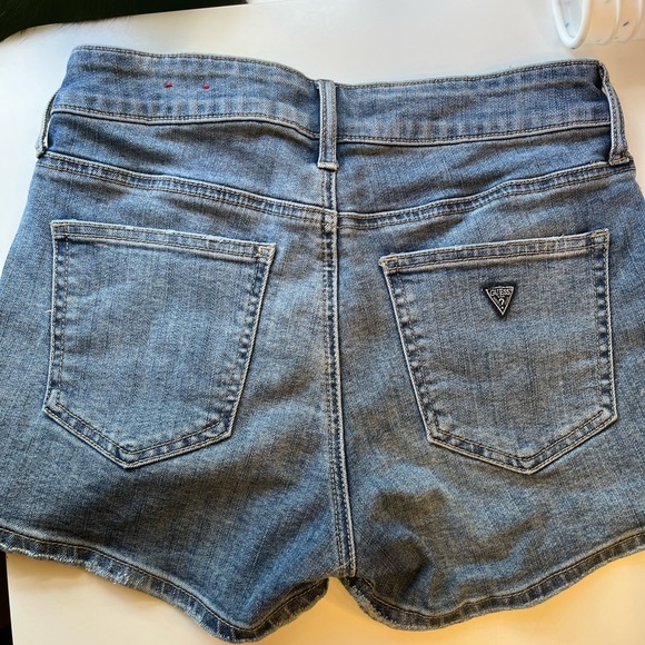 Super Cute 90s Style Guess Shorts!! - Picture 3 of 5